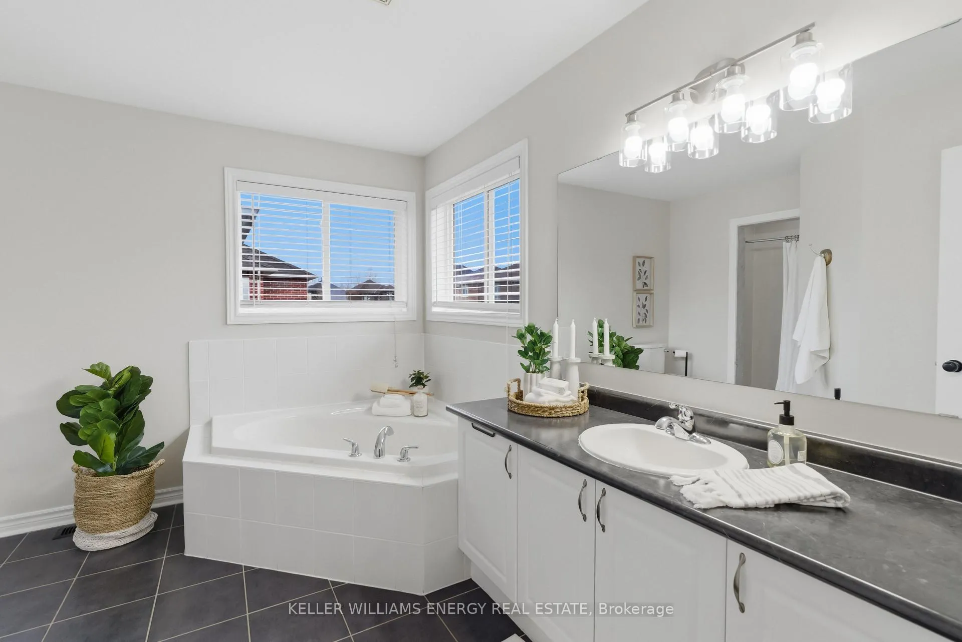 Photo 25 of 130 Buttonshaw Street, Clarington, Bowmanville — HOMEH