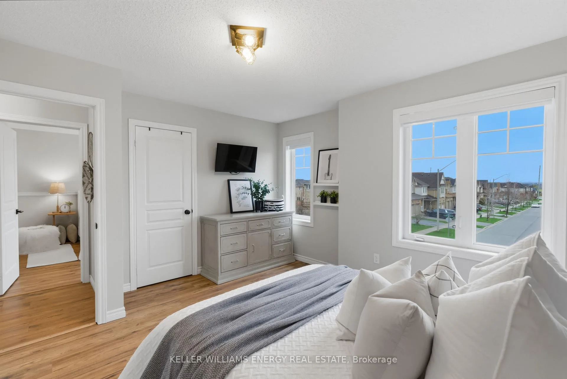 Photo 31 of 130 Buttonshaw Street, Clarington, Bowmanville — HOMEH