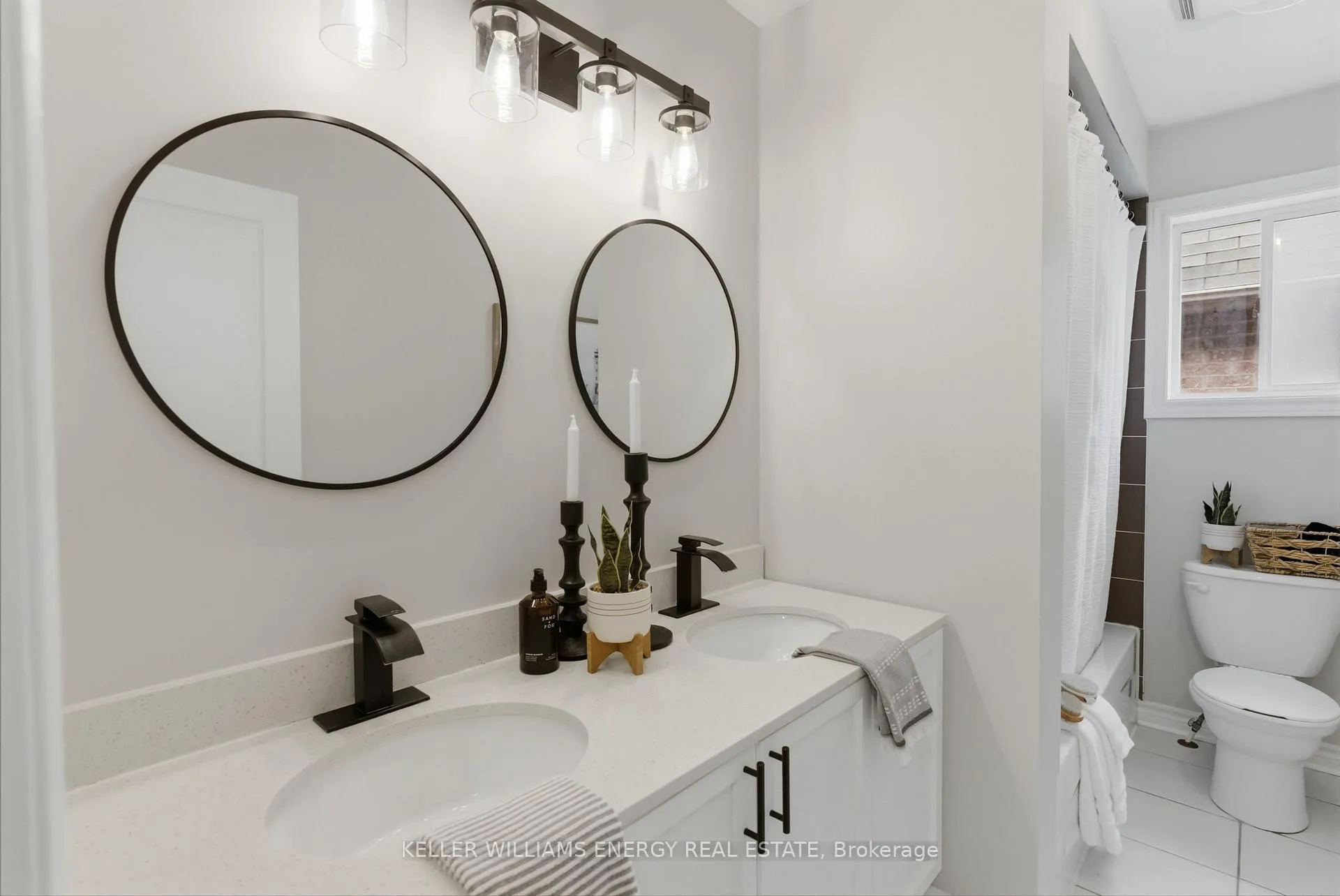 Photo 34 of 130 Buttonshaw Street, Clarington, Bowmanville — HOMEH