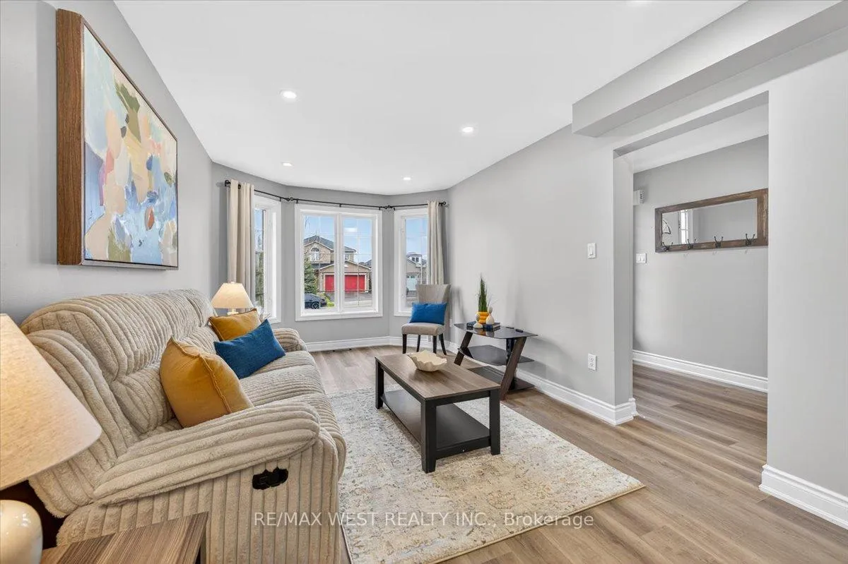 Photo 6 of 51 Stanley Street, Barrie, East Bayfield — HOMEH