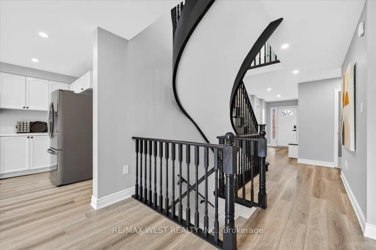 Photo 16 of 51 Stanley Street, Barrie, East Bayfield — HOMEH
