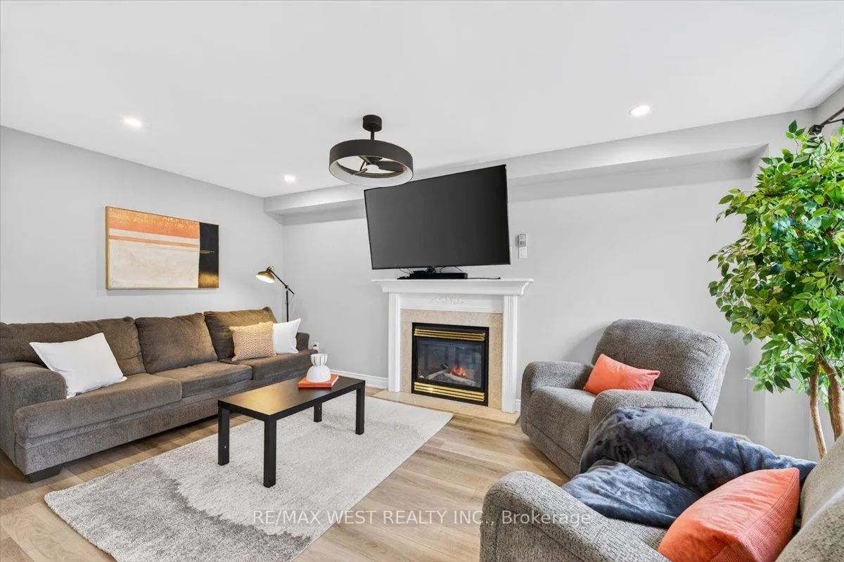 Photo 18 of 51 Stanley Street, Barrie, East Bayfield — HOMEH