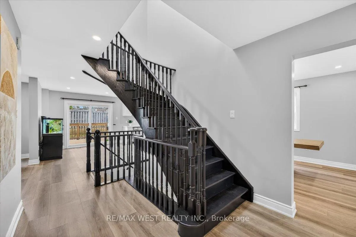 Photo 22 of 51 Stanley Street, Barrie, East Bayfield — HOMEH