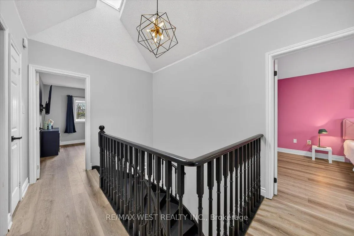 Photo 23 of 51 Stanley Street, Barrie, East Bayfield — HOMEH
