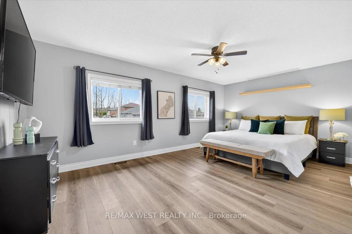 Photo 25 of 51 Stanley Street, Barrie, East Bayfield — HOMEH