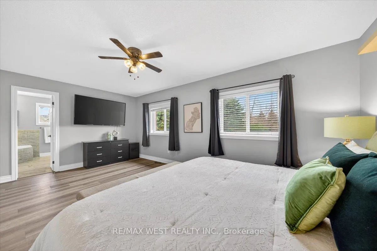 Photo 27 of 51 Stanley Street, Barrie, East Bayfield — HOMEH