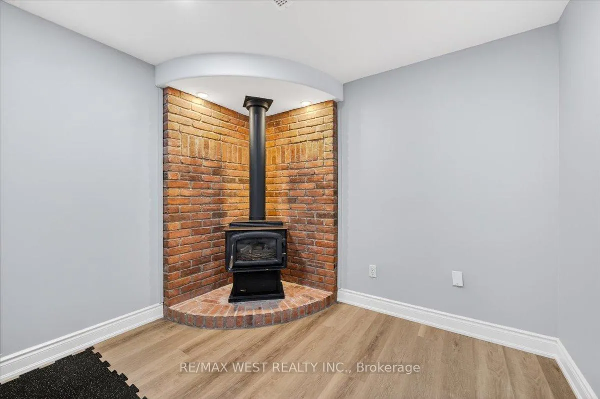 Photo 39 of 51 Stanley Street, Barrie, East Bayfield — HOMEH