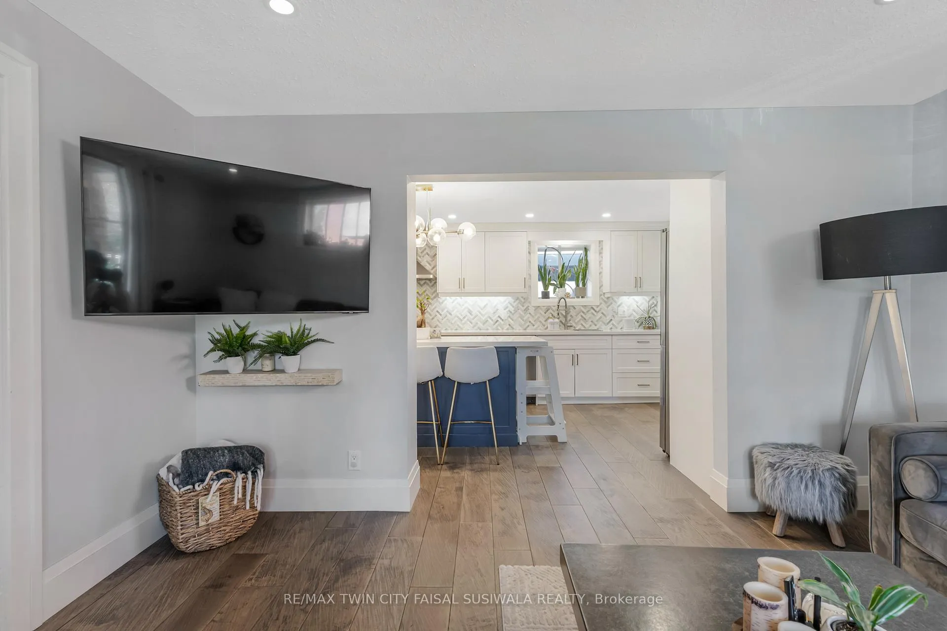 Photo 14 of 129 Ahrens Street W, Kitchener — HOMEH