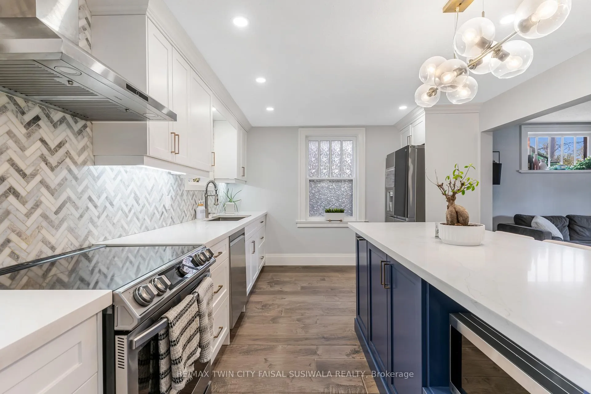 Photo 17 of 129 Ahrens Street W, Kitchener — HOMEH