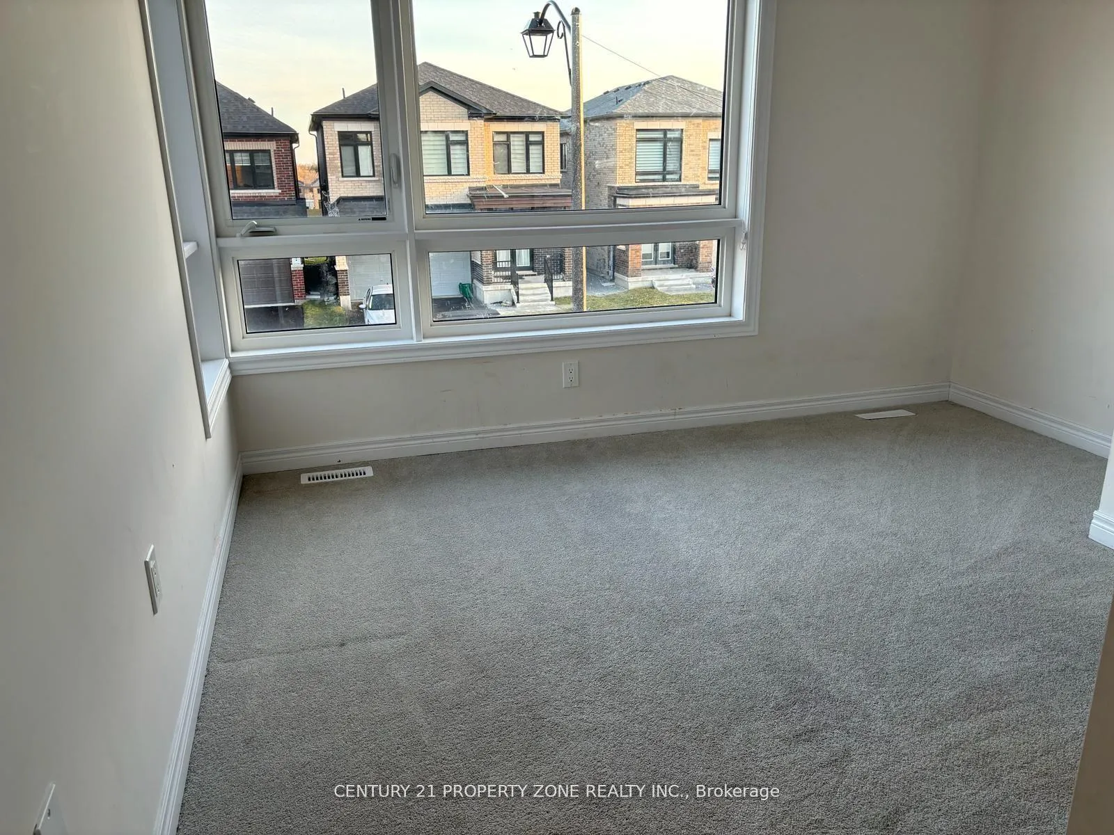 Photo 9 of 1272 Amherst Gate, Oshawa, Kedron — HOMEH