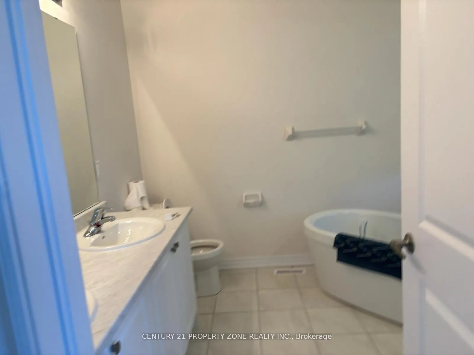 Photo 10 of 1272 Amherst Gate, Oshawa, Kedron — HOMEH