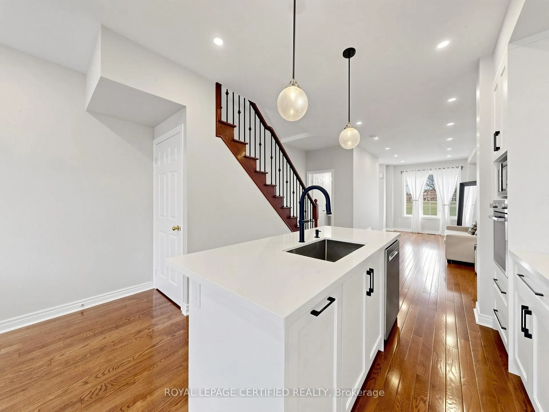 Photo 12 of 47 Red Brick Road, Markham, Cornell — HOMEH