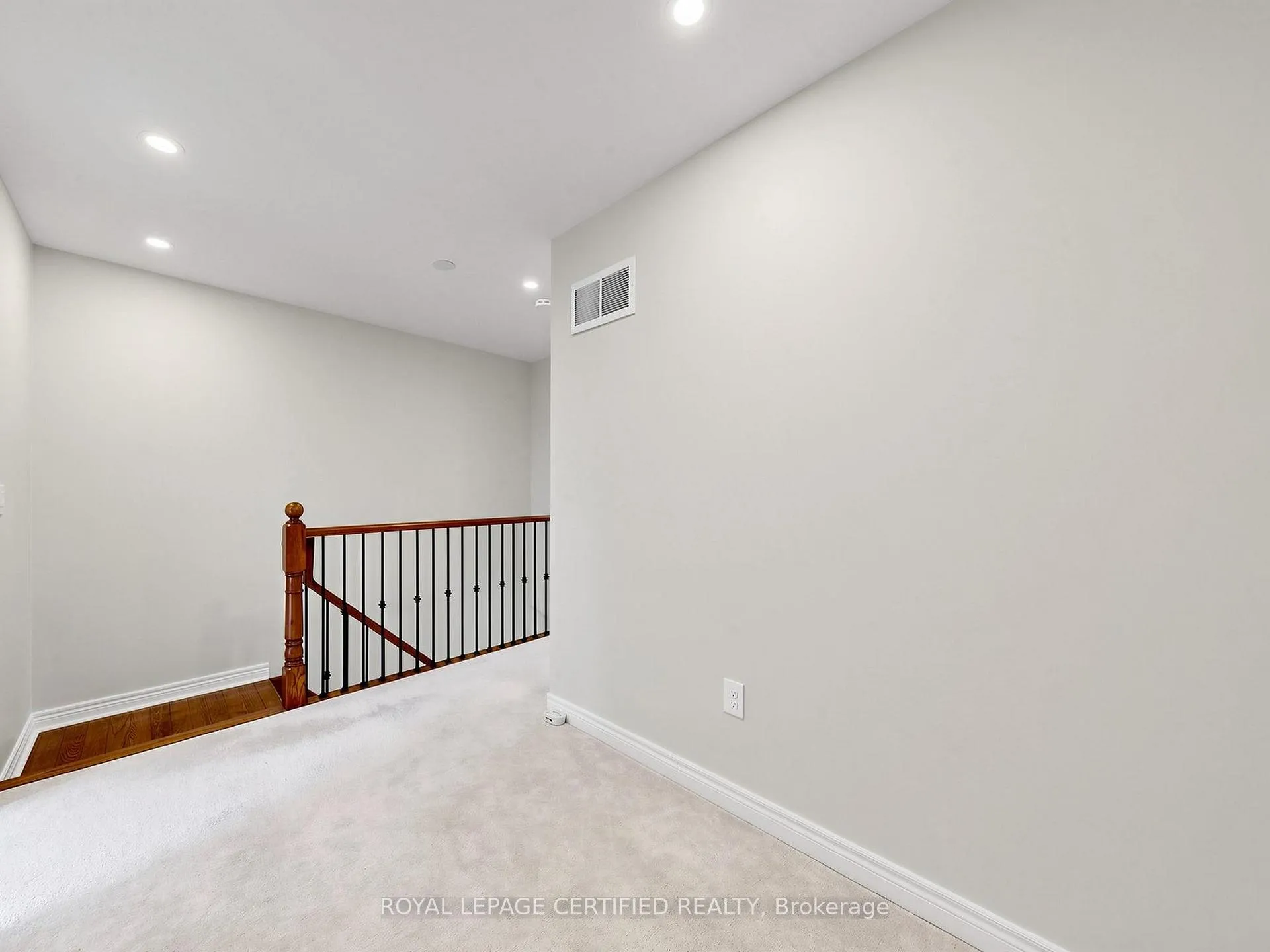 Photo 26 of 47 Red Brick Road, Markham, Cornell — HOMEH