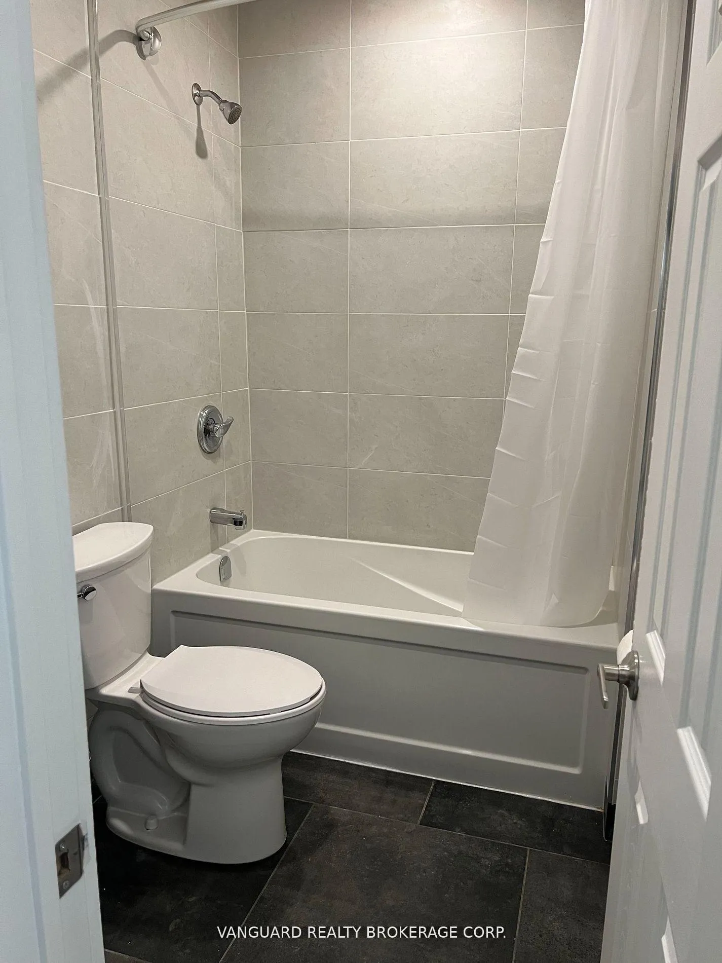 Photo 6 of 1623A Eglinton Avenue, Toronto, Oakwood Village — HOMEH