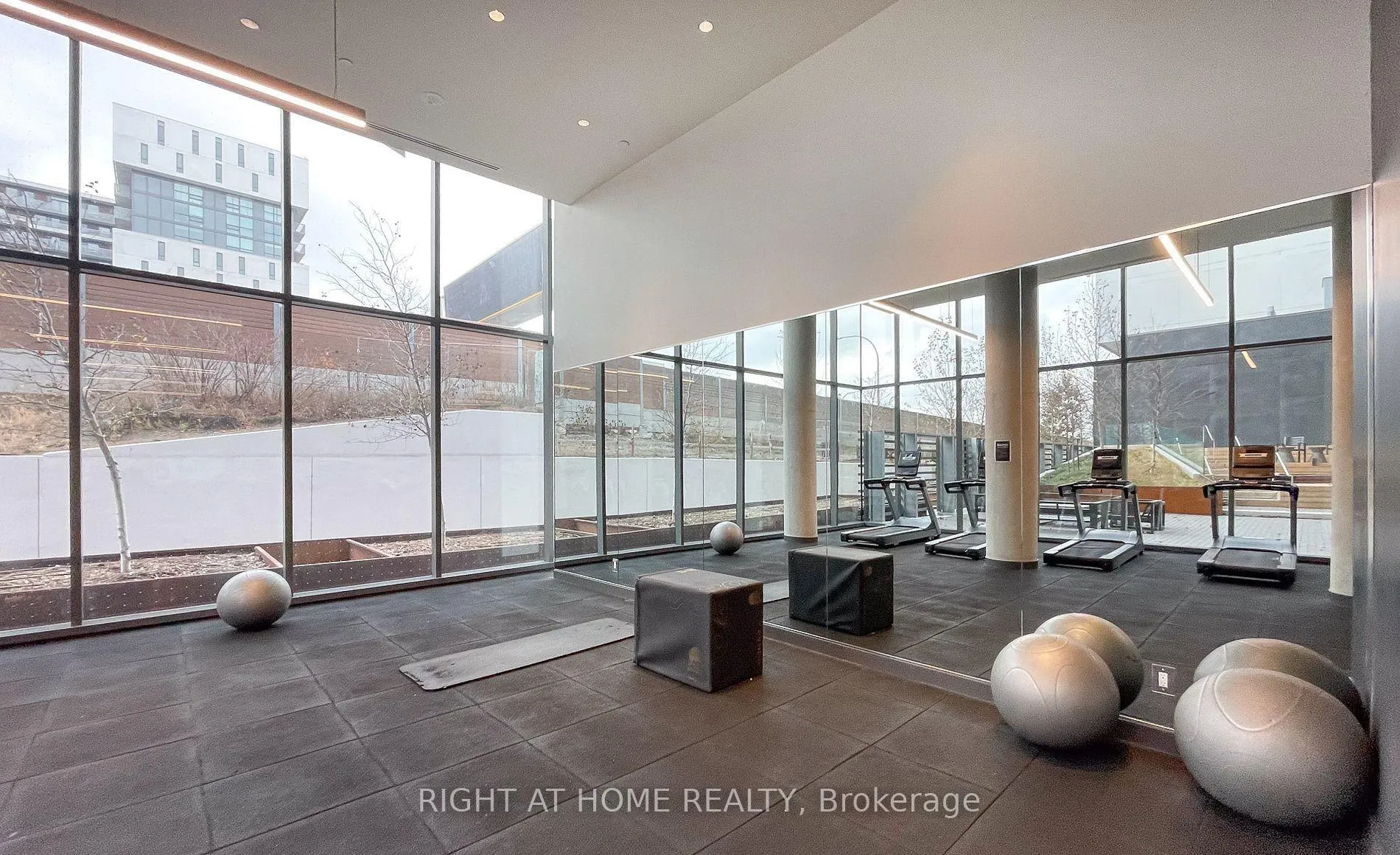 Photo 13 of Unit 1514, 120 Varna Drive, Toronto, Englemount-Lawrence — HOMEH