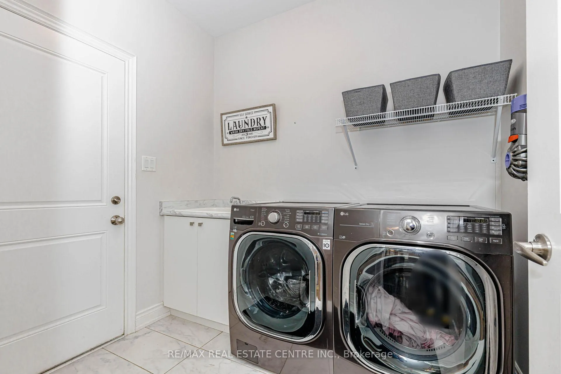 Photo 17 of 1311 Britton Crescent, Milton, Ford — HOMEH