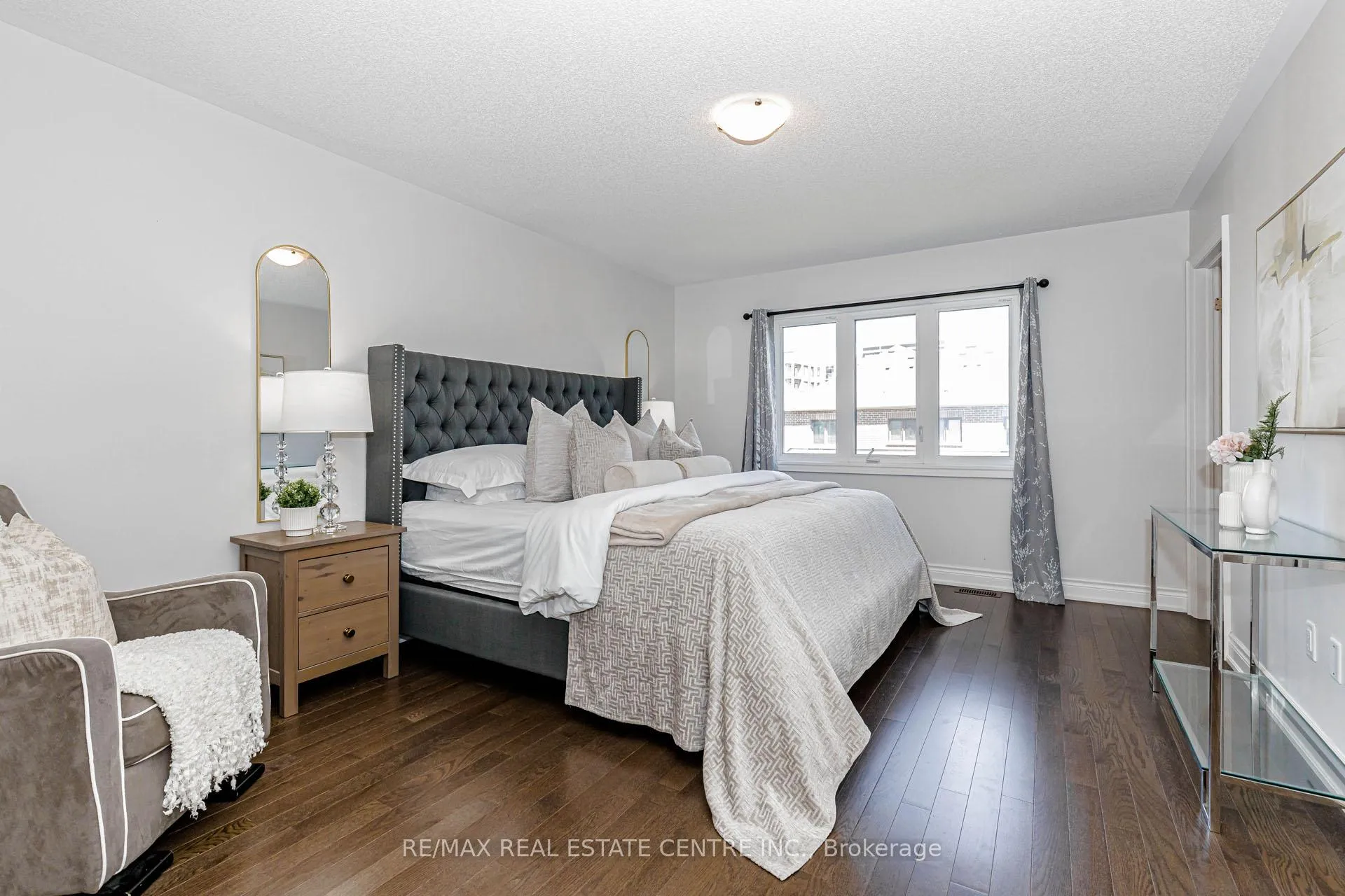 Photo 22 of 1311 Britton Crescent, Milton, Ford — HOMEH