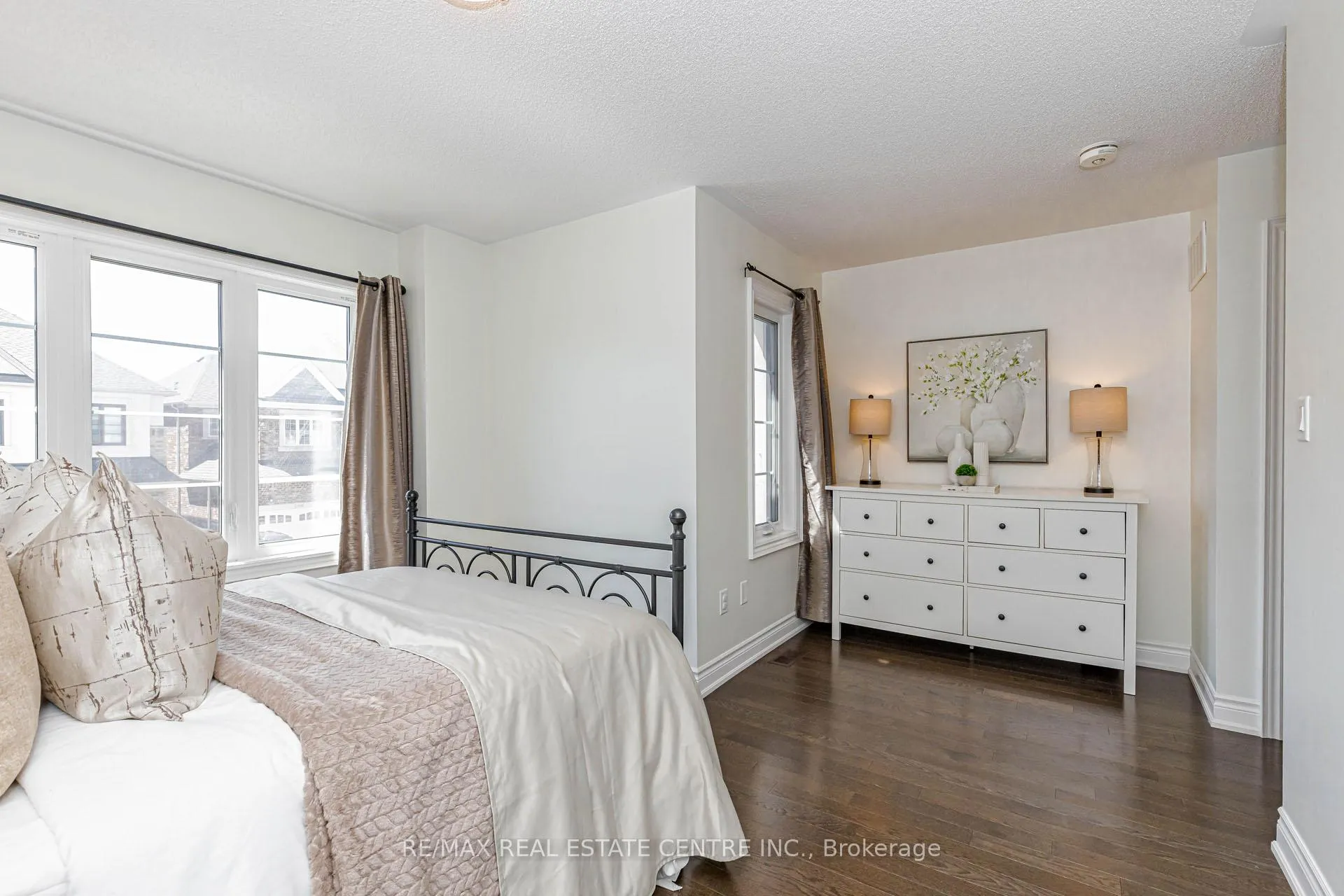 Photo 26 of 1311 Britton Crescent, Milton, Ford — HOMEH
