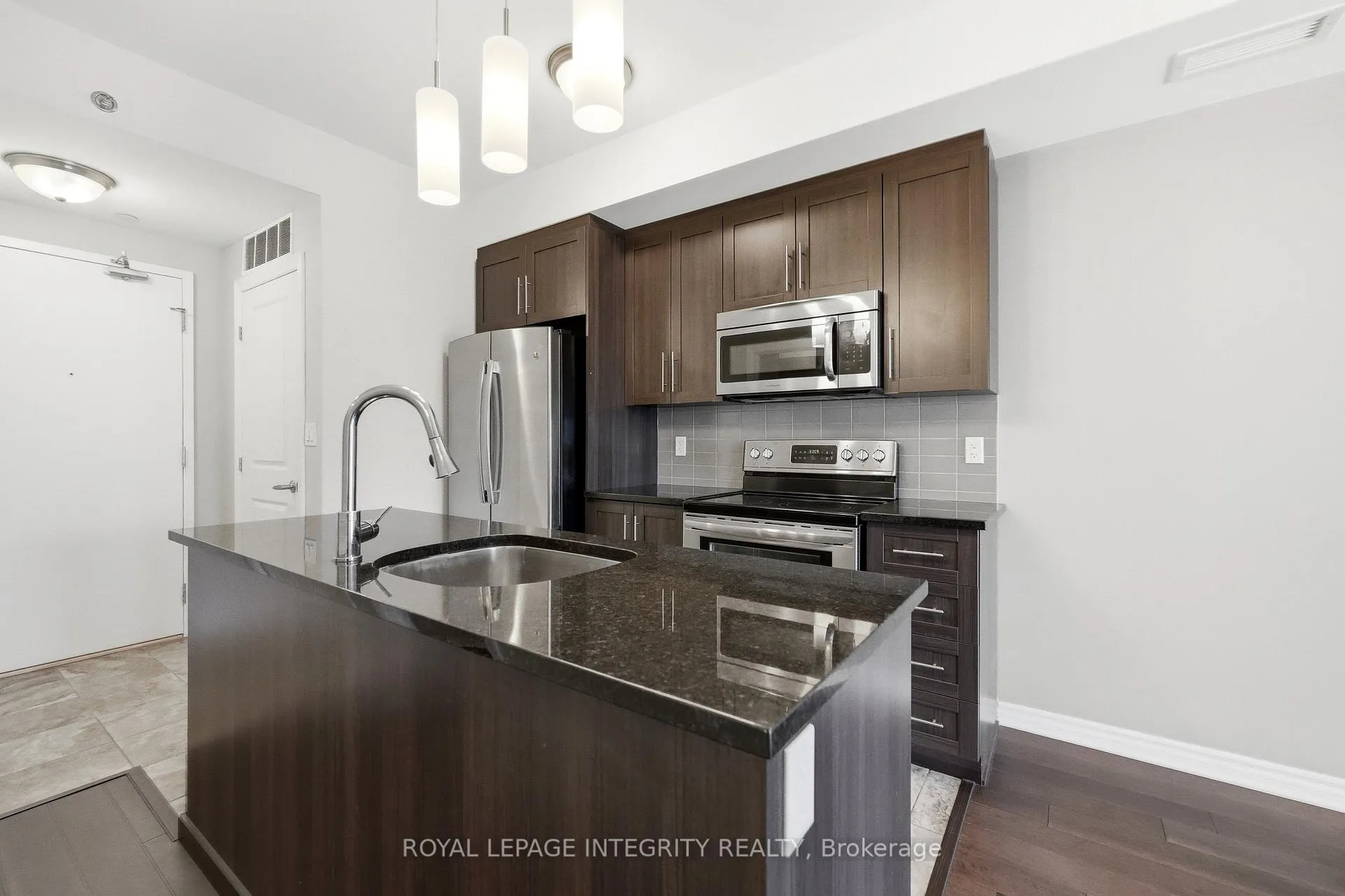 Photo 8 of Unit 412, 120 Prestige Circle, Ottawa, Chatelaine Village — HOMEH