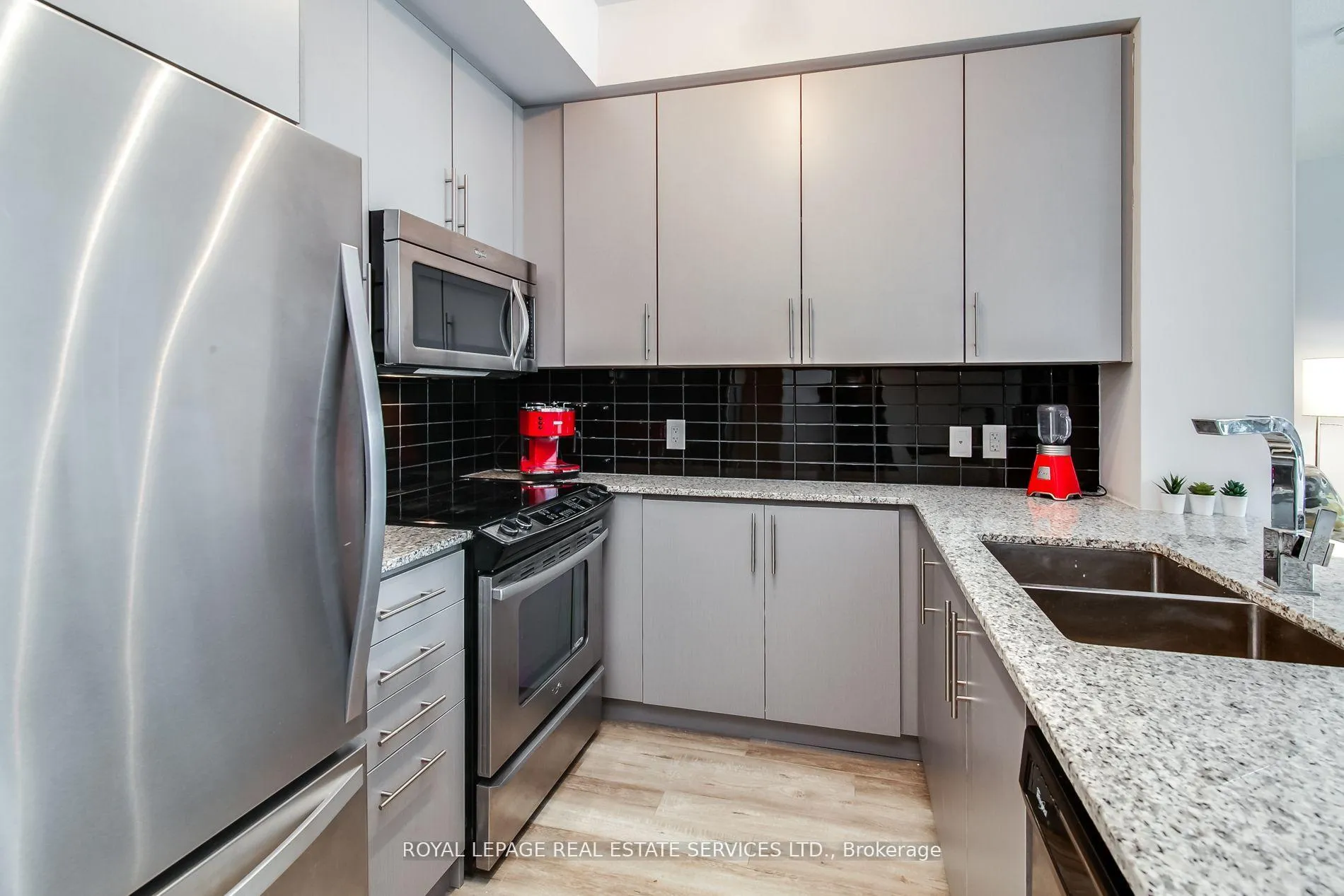 Photo 8 of Unit 615, 60 Berwick Avenue, Toronto, Yonge-Eglinton — HOMEH