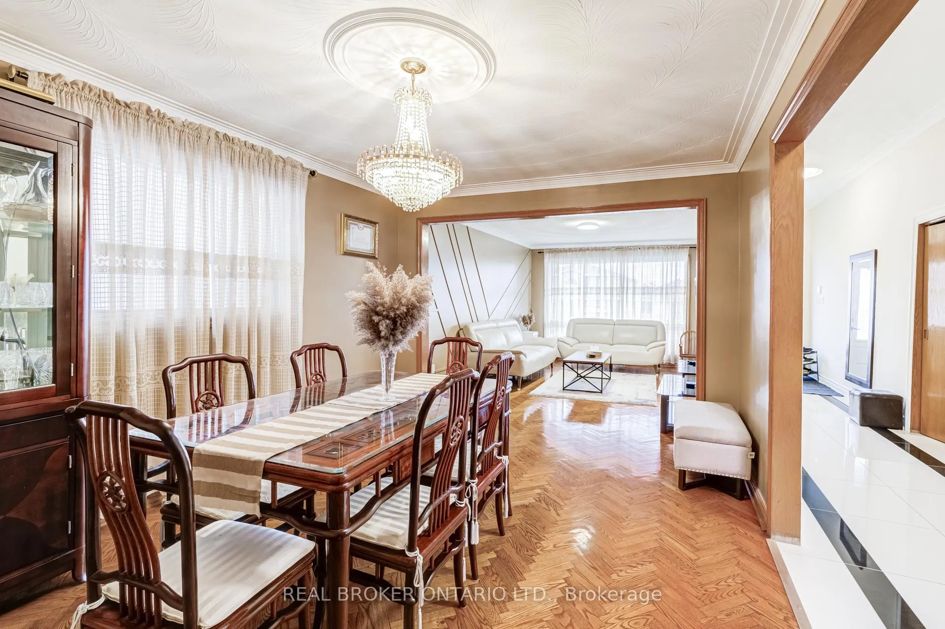 Photo 9 of Unit UPPER, 110 Commonwealth Avenue, Scarborough, Kennedy Park — HOMEH