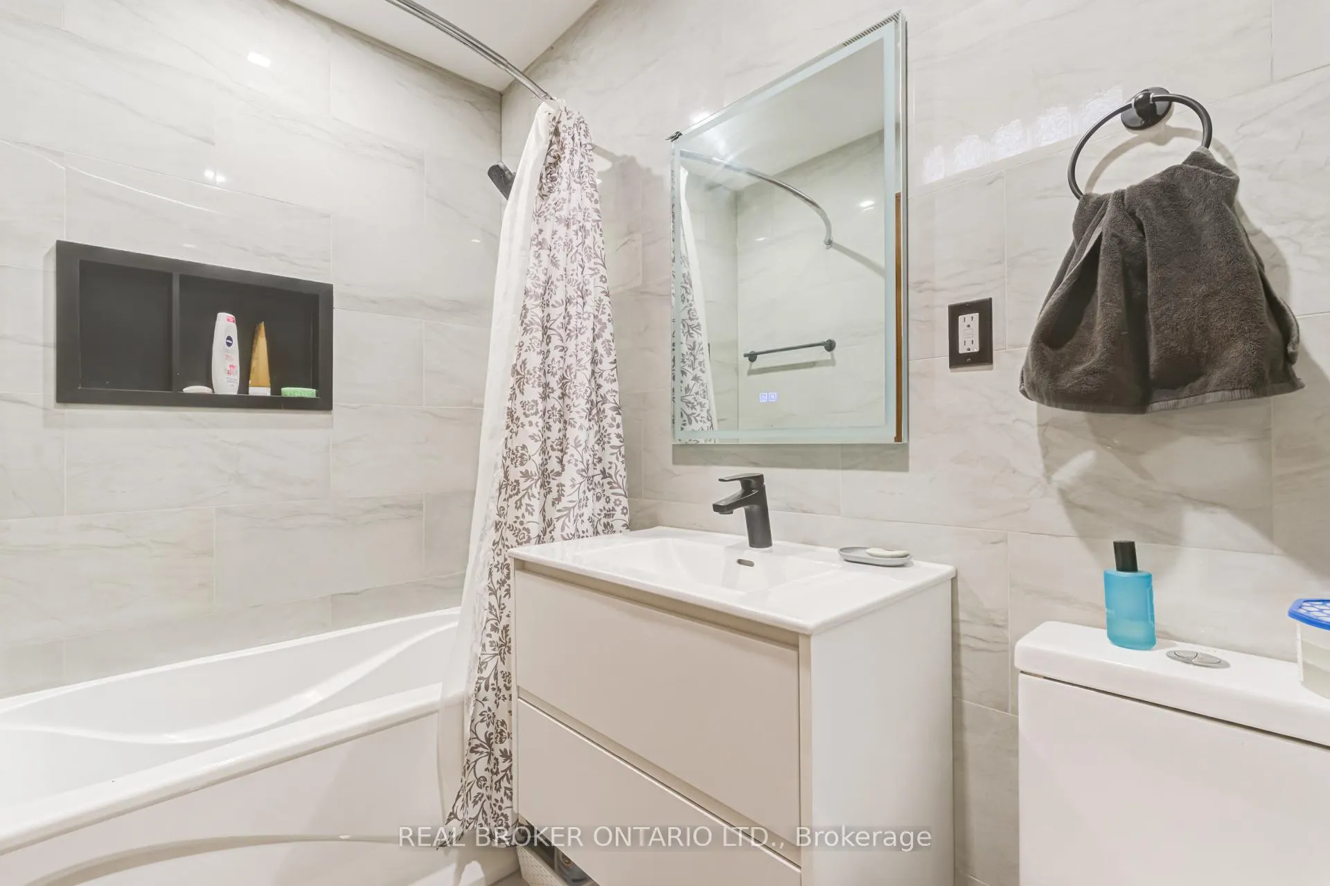 Photo 24 of Unit UPPER, 110 Commonwealth Avenue, Scarborough, Kennedy Park — HOMEH