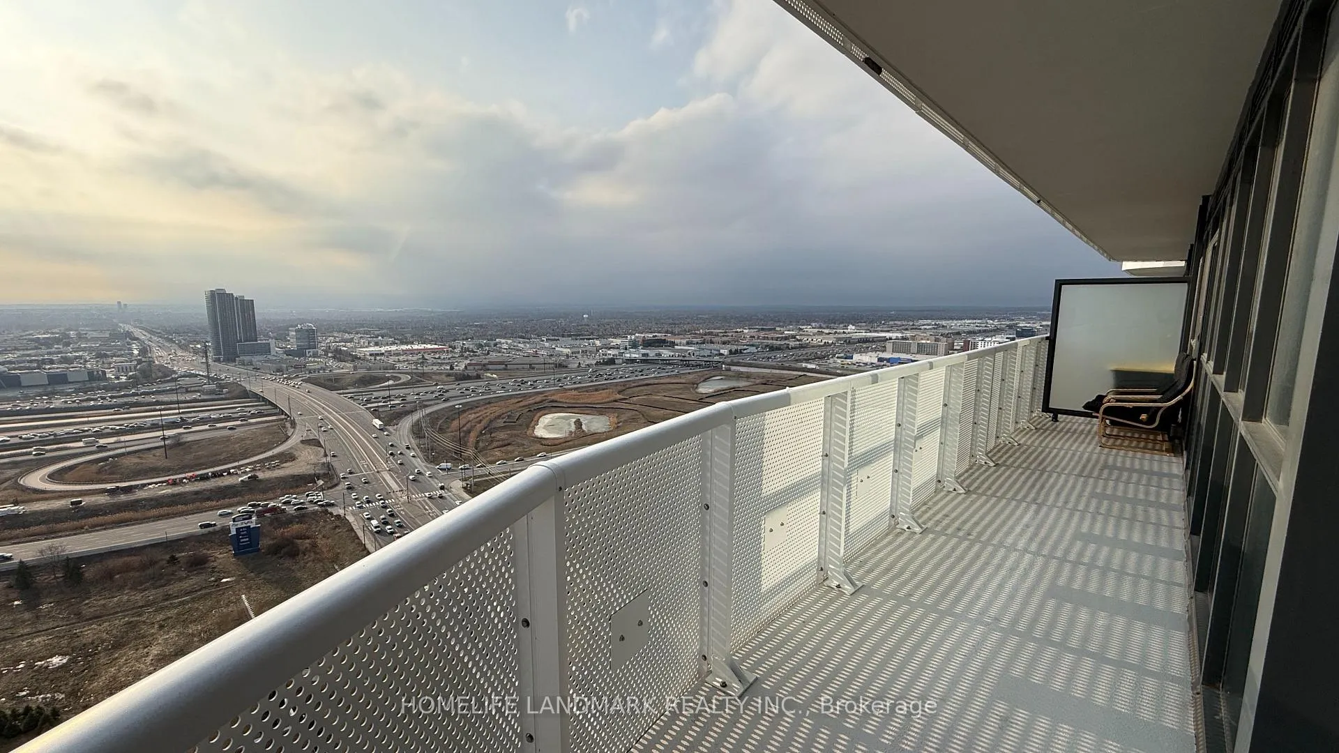 Photo 12 of Unit 3006, 225 Commerce Street, Vaughan, Vaughan Corporate Centre — HOMEH