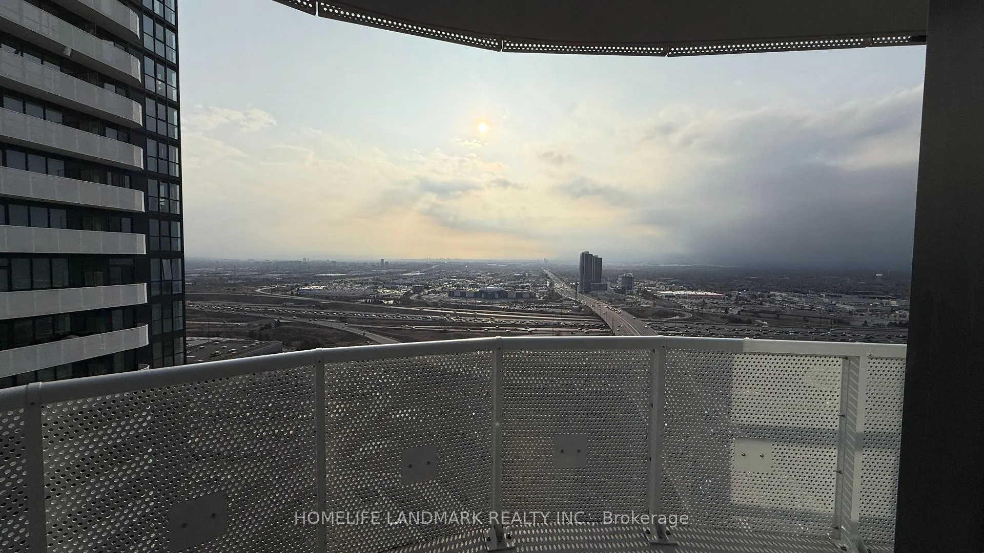 Photo 13 of Unit 3006, 225 Commerce Street, Vaughan, Vaughan Corporate Centre — HOMEH