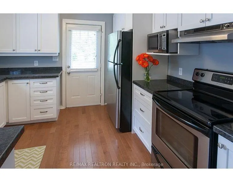 Photo 4 of 38 Hiltz Avenue, Toronto, South Riverdale — HOMEH