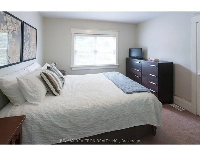 Photo 10 of 38 Hiltz Avenue, Toronto, South Riverdale — HOMEH