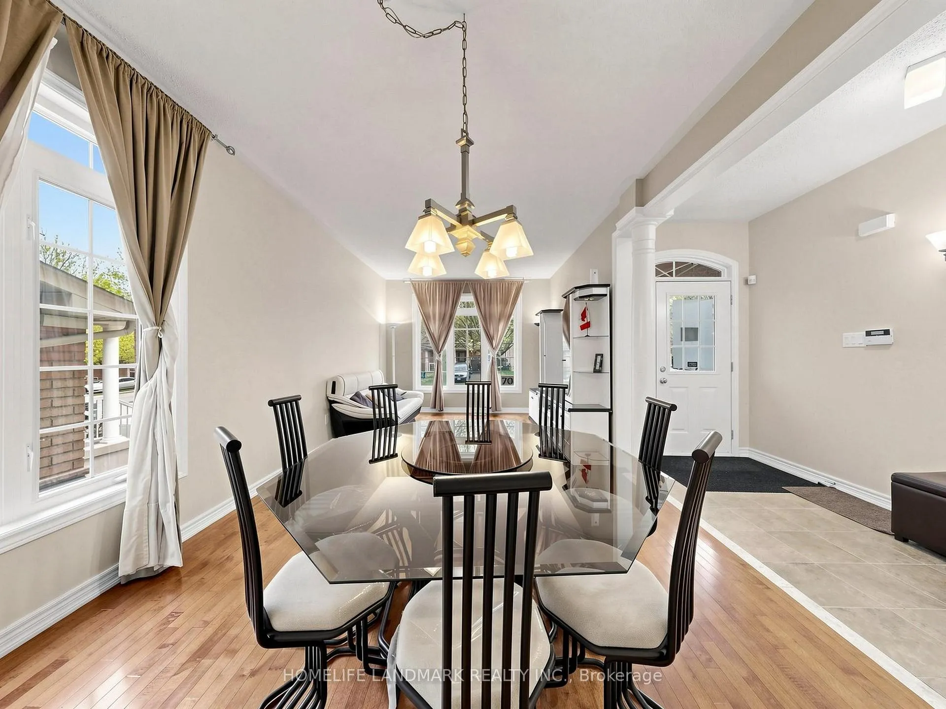 Photo 9 of 70 Burgundy Trail, Vaughan, Patterson — HOMEH