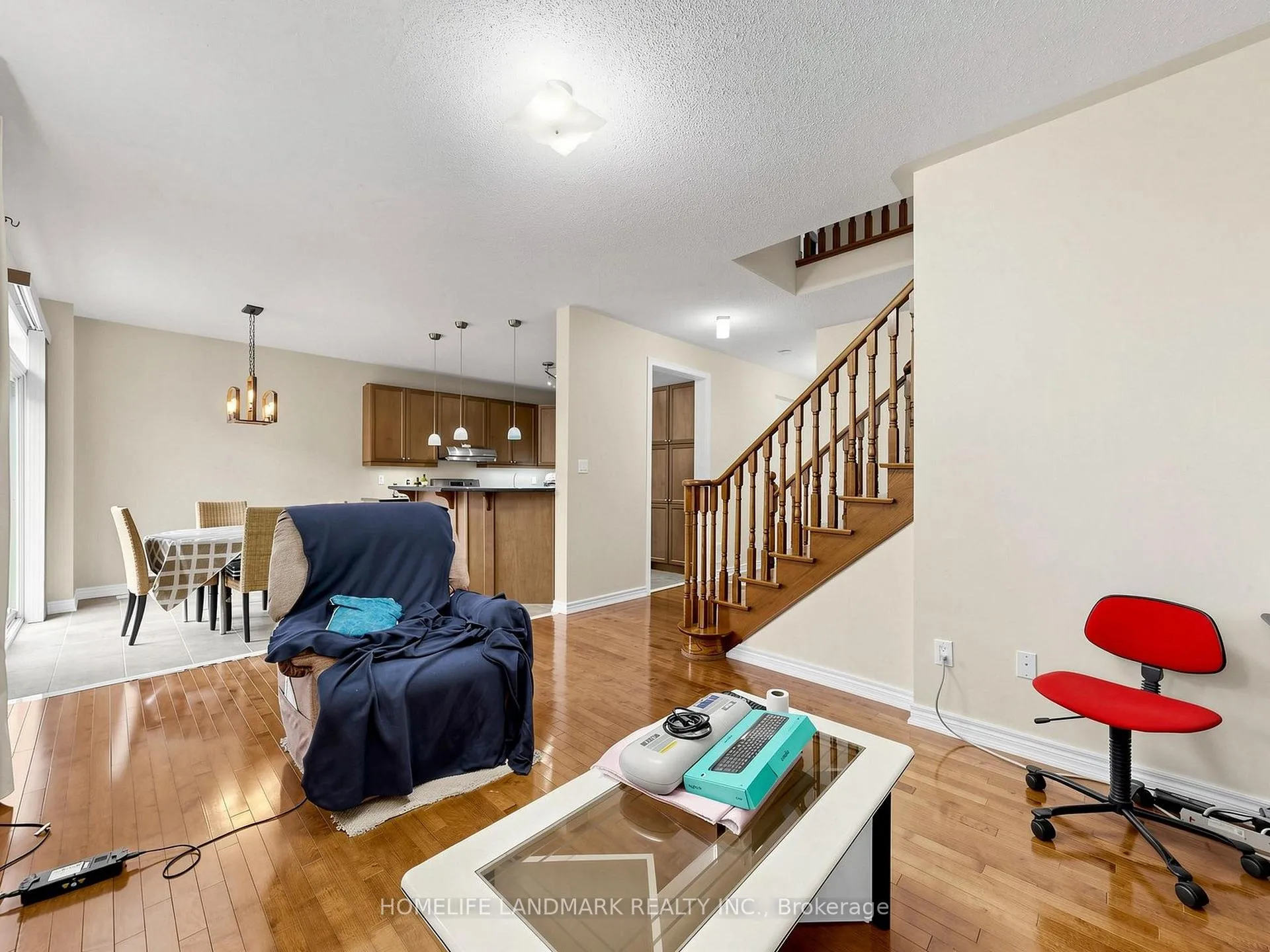 Photo 12 of 70 Burgundy Trail, Vaughan, Patterson — HOMEH