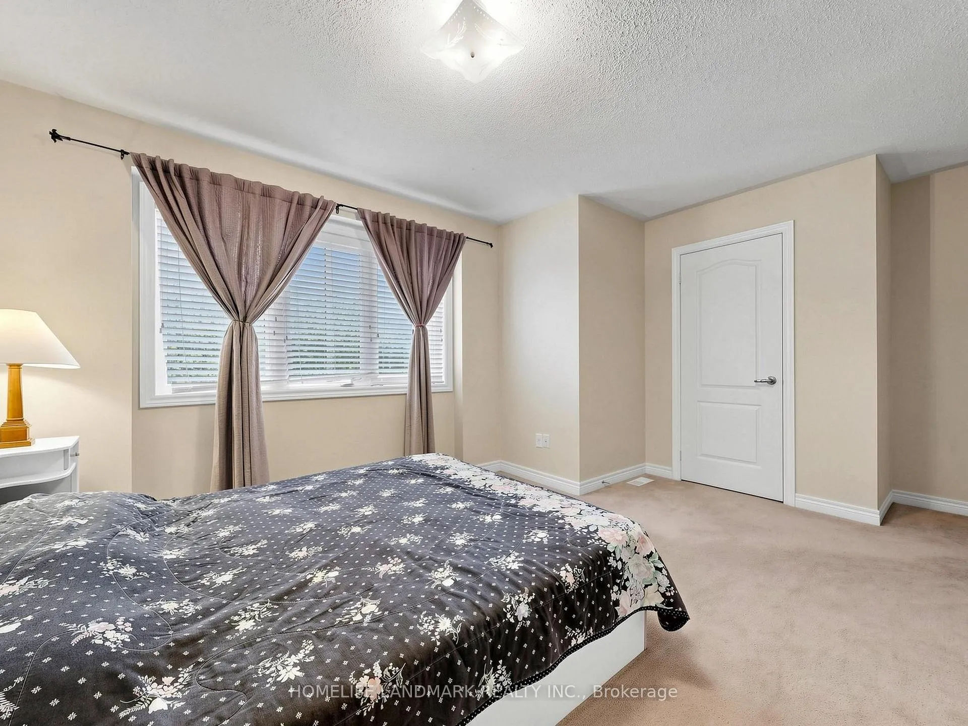 Photo 26 of 70 Burgundy Trail, Vaughan, Patterson — HOMEH