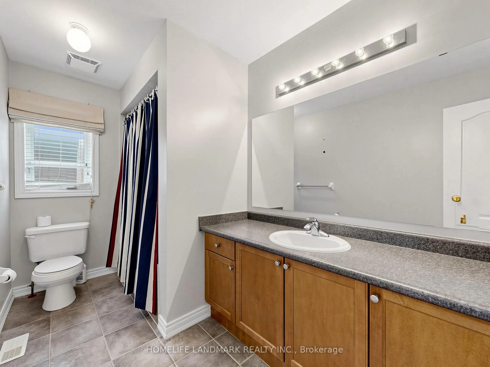 Photo 34 of 70 Burgundy Trail, Vaughan, Patterson — HOMEH