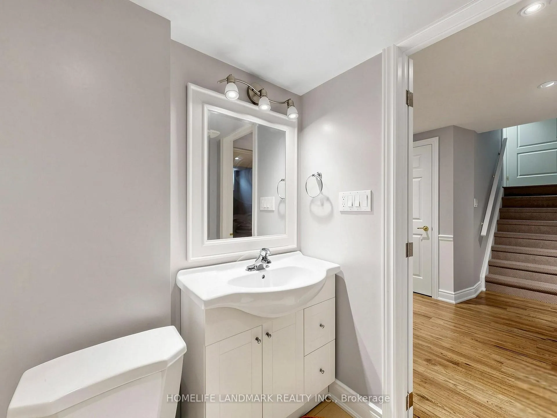 Photo 46 of 70 Burgundy Trail, Vaughan, Patterson — HOMEH