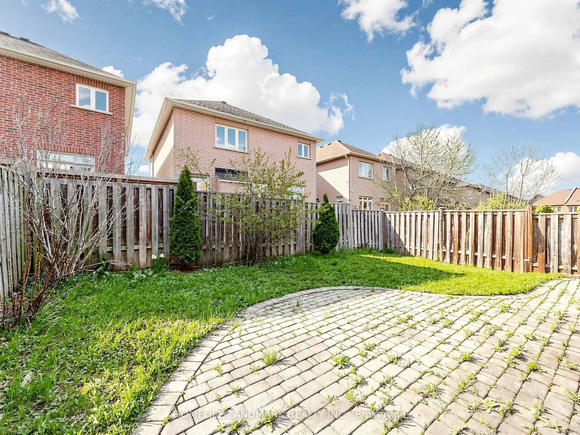 Photo 49 of 70 Burgundy Trail, Vaughan, Patterson — HOMEH