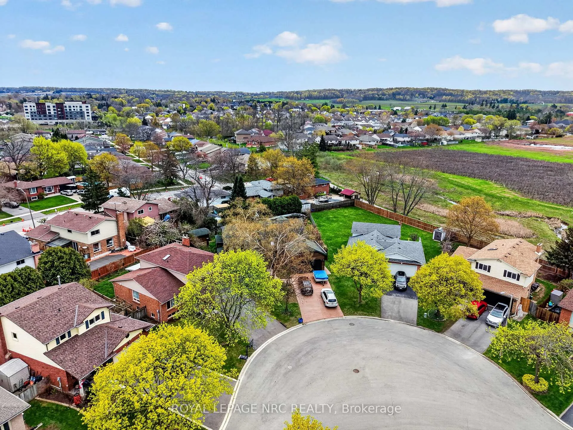Photo 2 of 4502 Green Meadow Boulevard, Lincoln, Beamsville — HOMEH