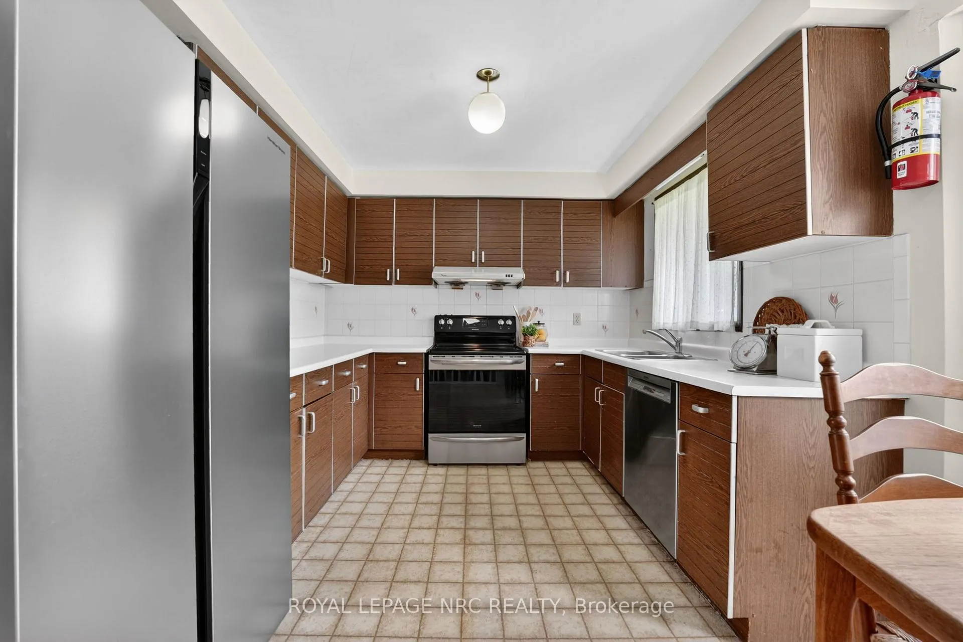 Photo 12 of 4502 Green Meadow Boulevard, Lincoln, Beamsville — HOMEH