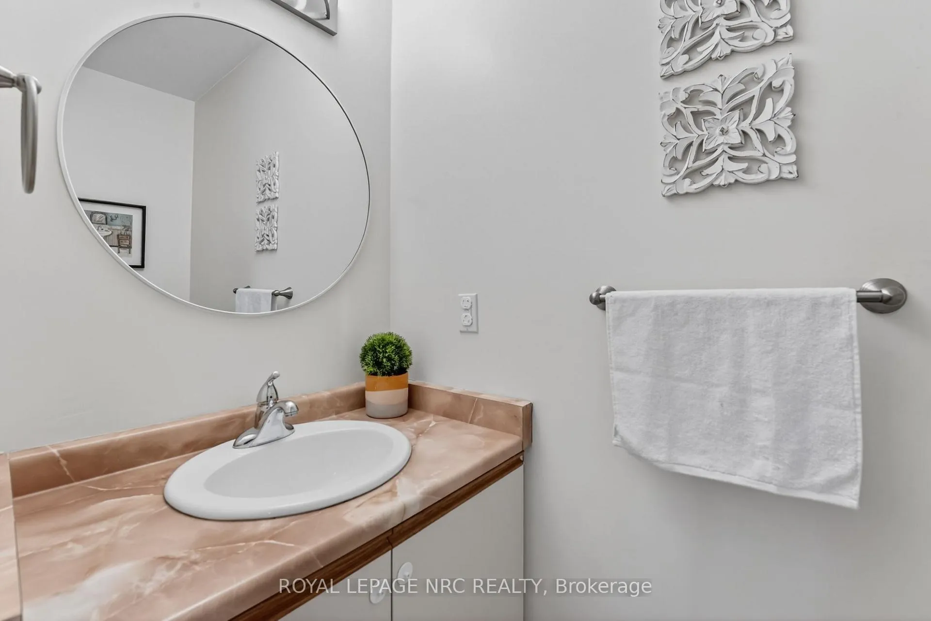 Photo 22 of 4502 Green Meadow Boulevard, Lincoln, Beamsville — HOMEH