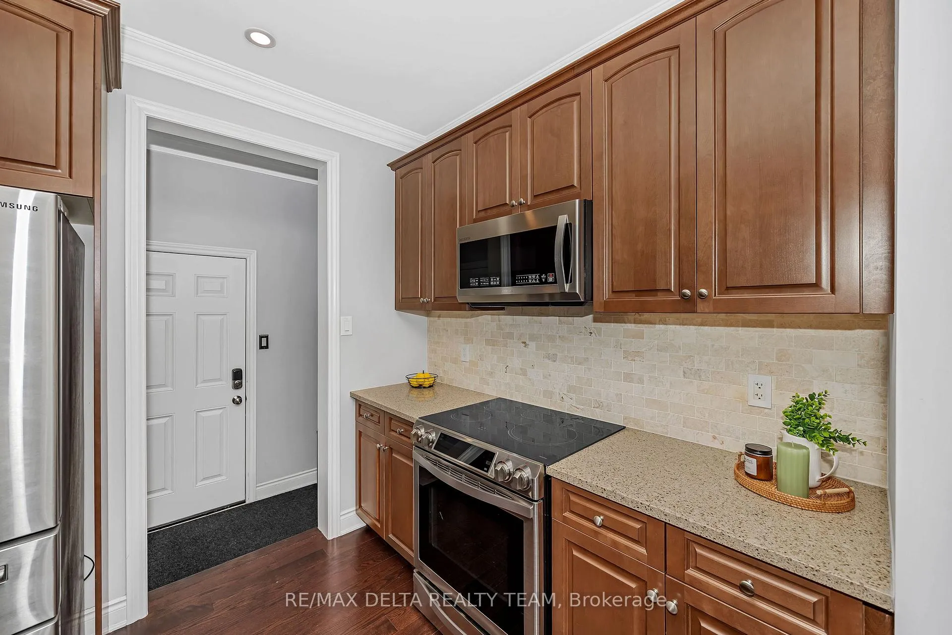Photo 10 of 751 Devario Crescent, Ottawa, Barrhaven - Half Moon Bay — HOMEH
