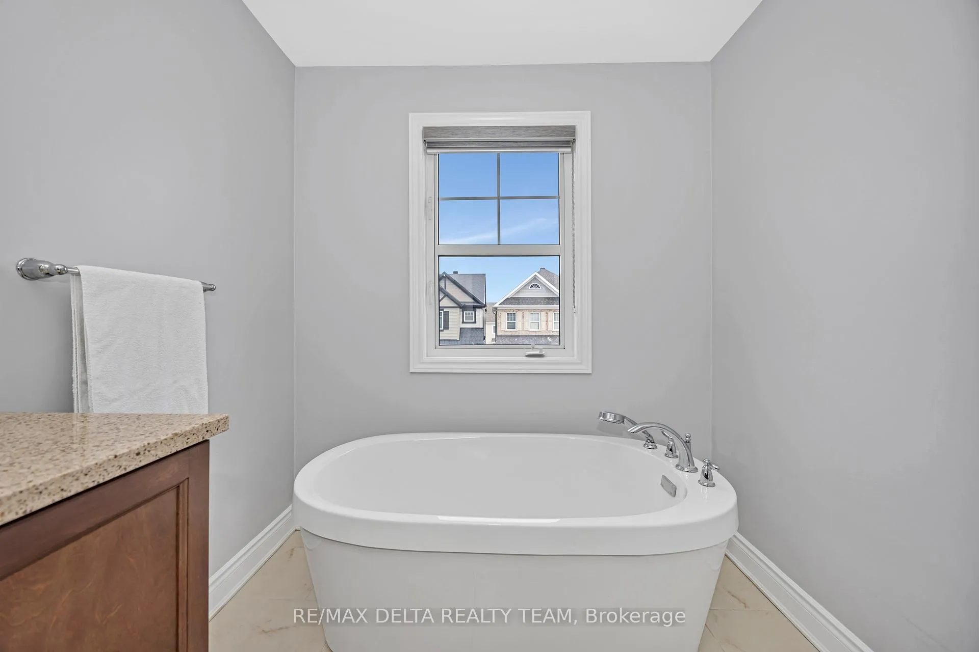 Photo 20 of 751 Devario Crescent, Ottawa, Barrhaven - Half Moon Bay — HOMEH