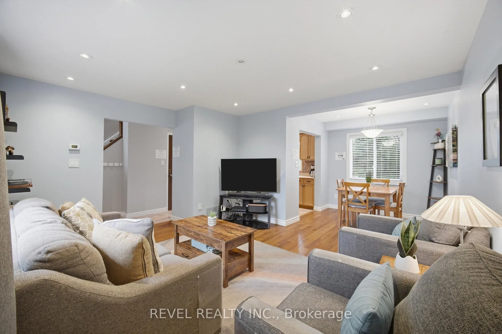 Photo 8 of 807 Secord Court, Milton, Dorset Park — HOMEH