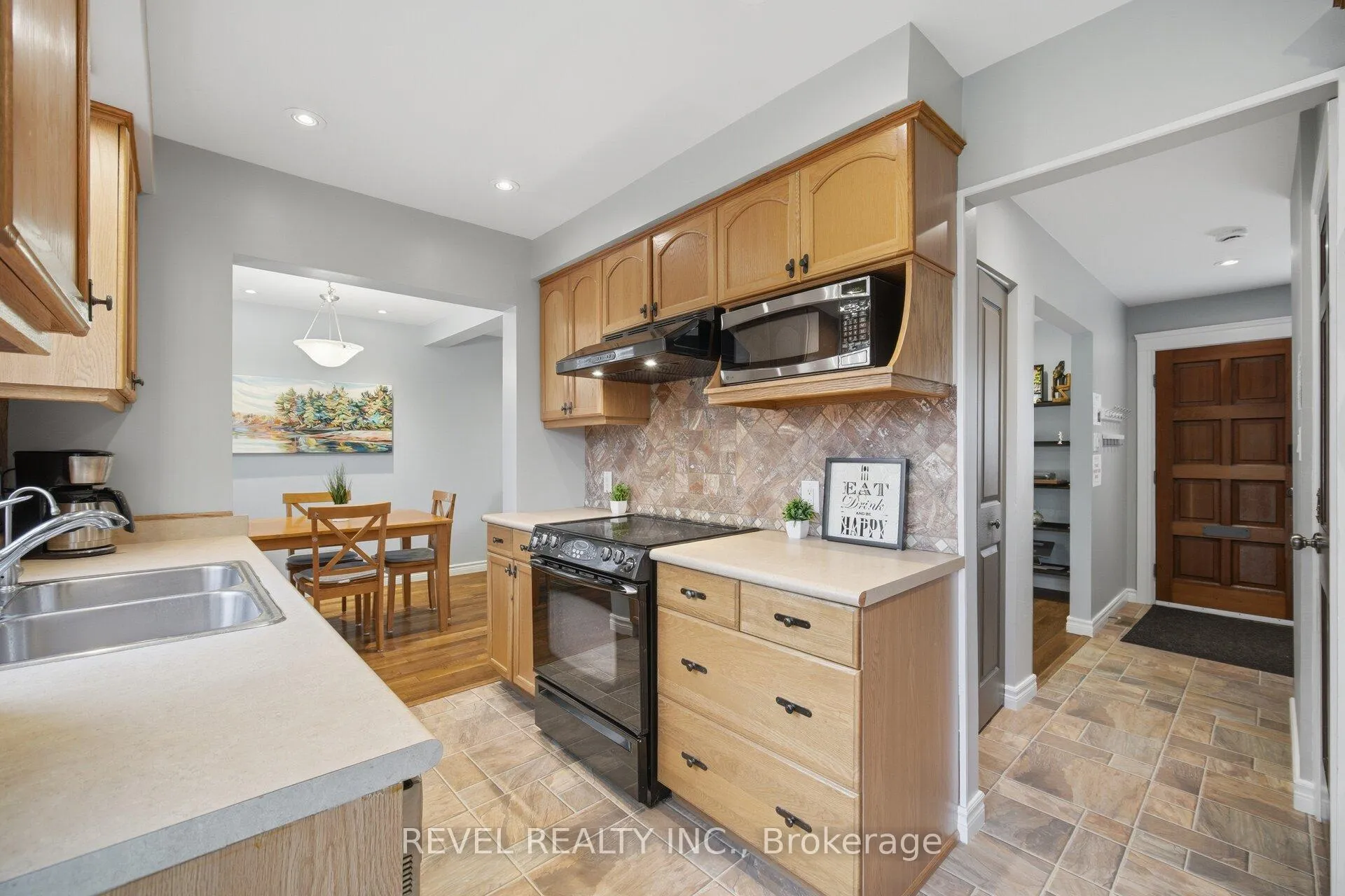 Photo 12 of 807 Secord Court, Milton, Dorset Park — HOMEH