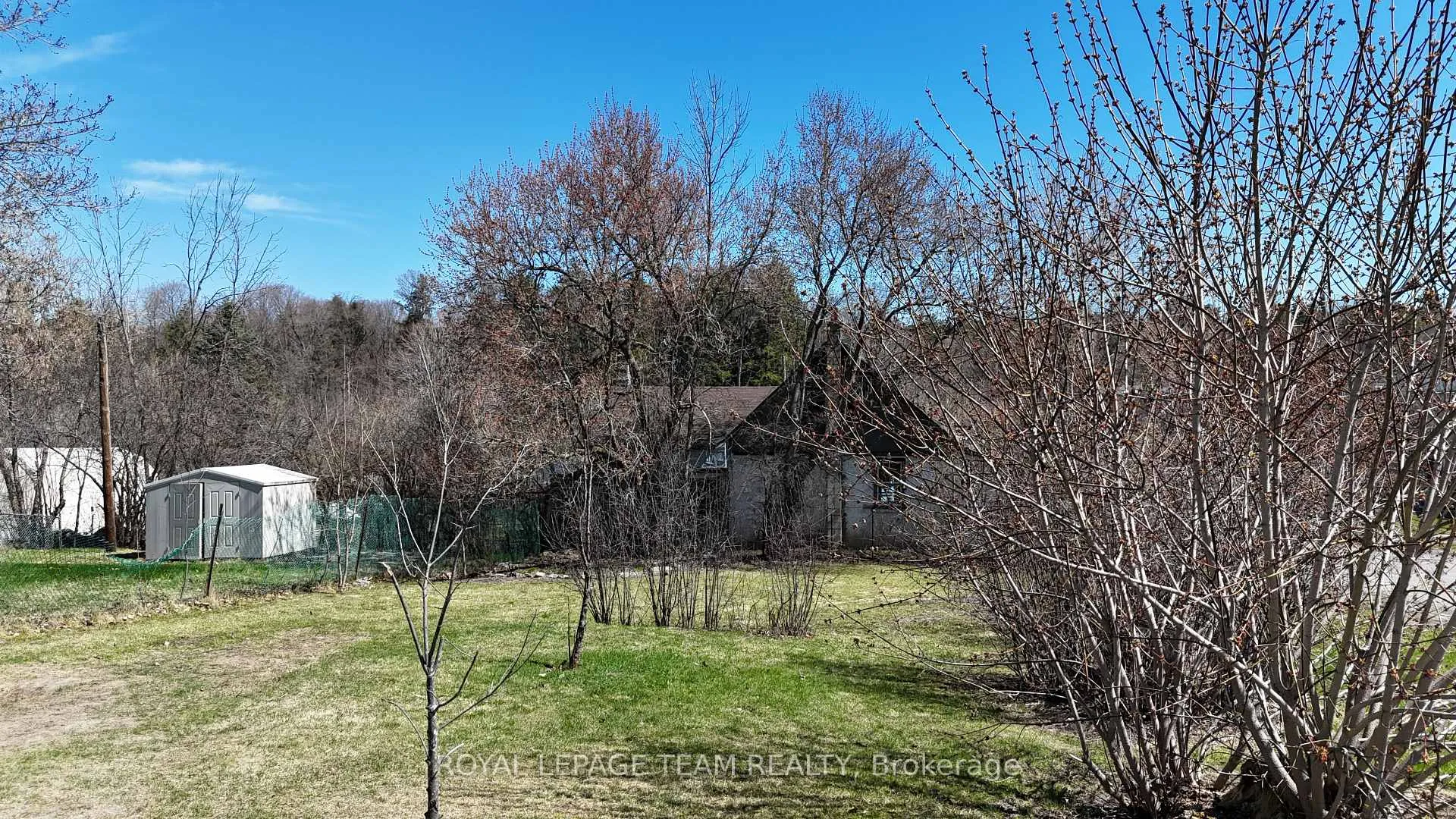 Photo 4 of 299 Elgin Street W, Arnprior — HOMEH