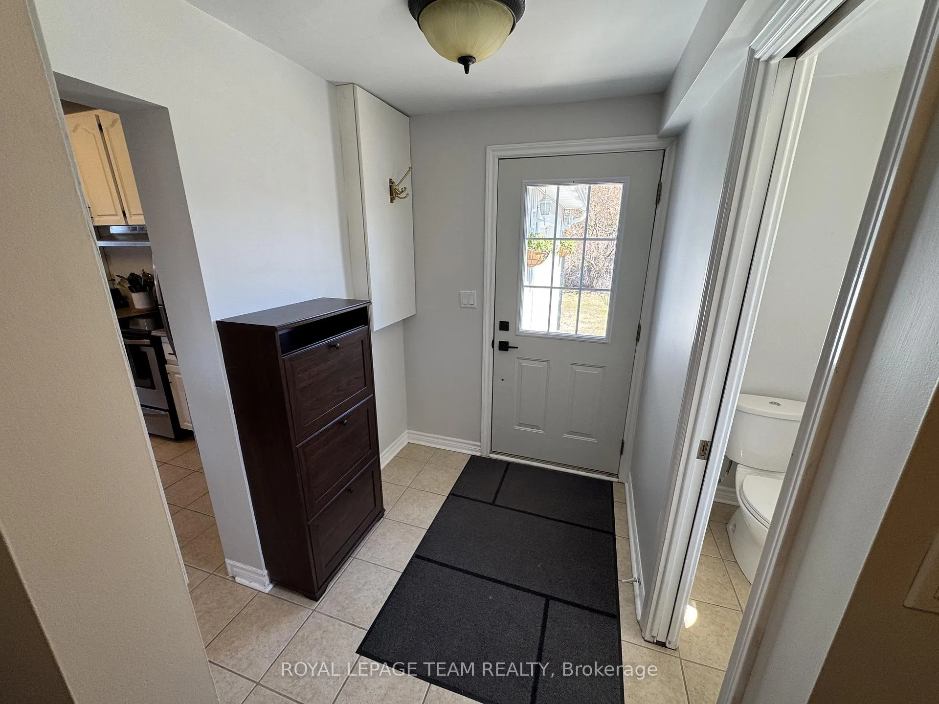 Photo 5 of 299 Elgin Street W, Arnprior — HOMEH