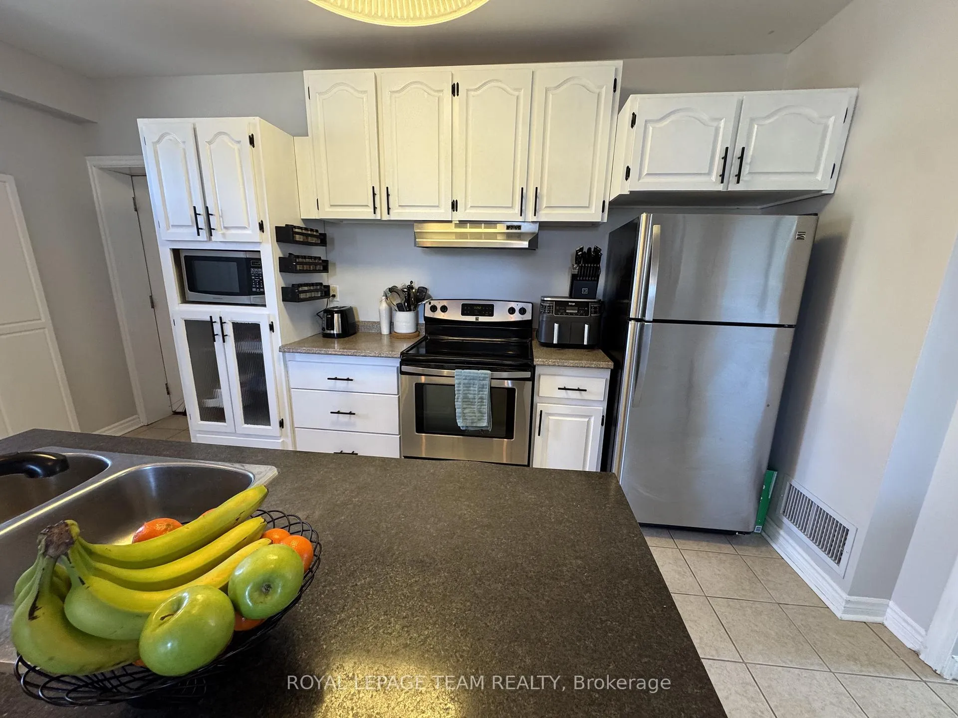 Photo 10 of 299 Elgin Street W, Arnprior — HOMEH