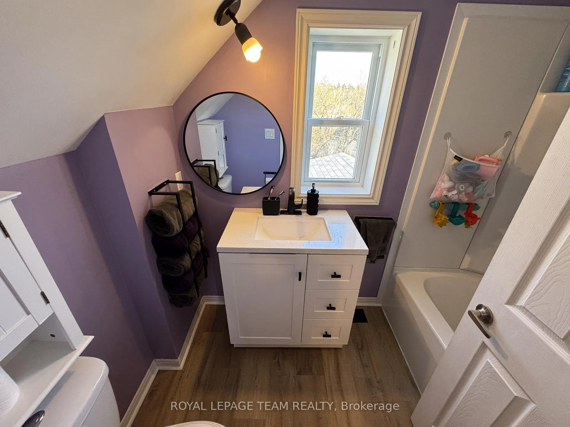 Photo 18 of 299 Elgin Street W, Arnprior — HOMEH