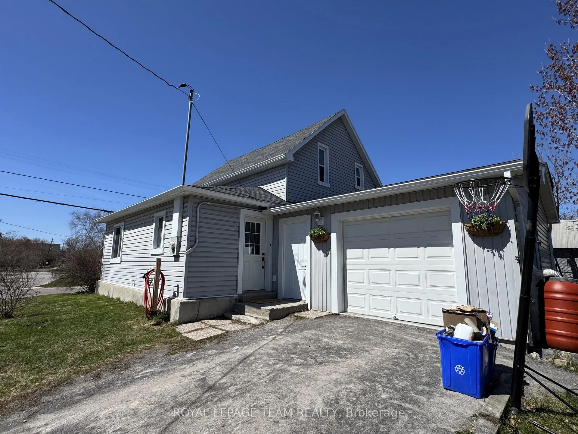 Photo 25 of 299 Elgin Street W, Arnprior — HOMEH