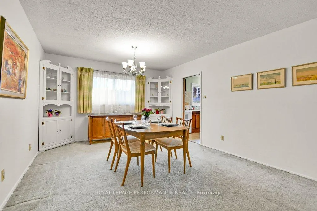 Photo 9 of 2218 Aster Street, Ottawa, Guildwood Estates - Urbandale Acres — HOMEH