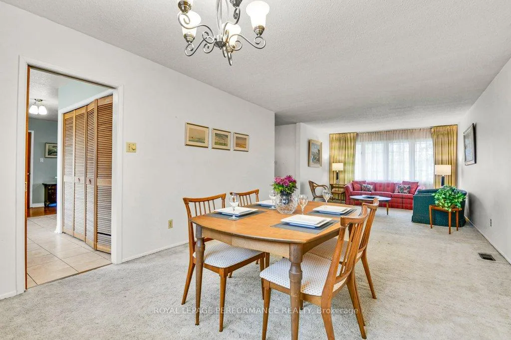 Photo 10 of 2218 Aster Street, Ottawa, Guildwood Estates - Urbandale Acres — HOMEH